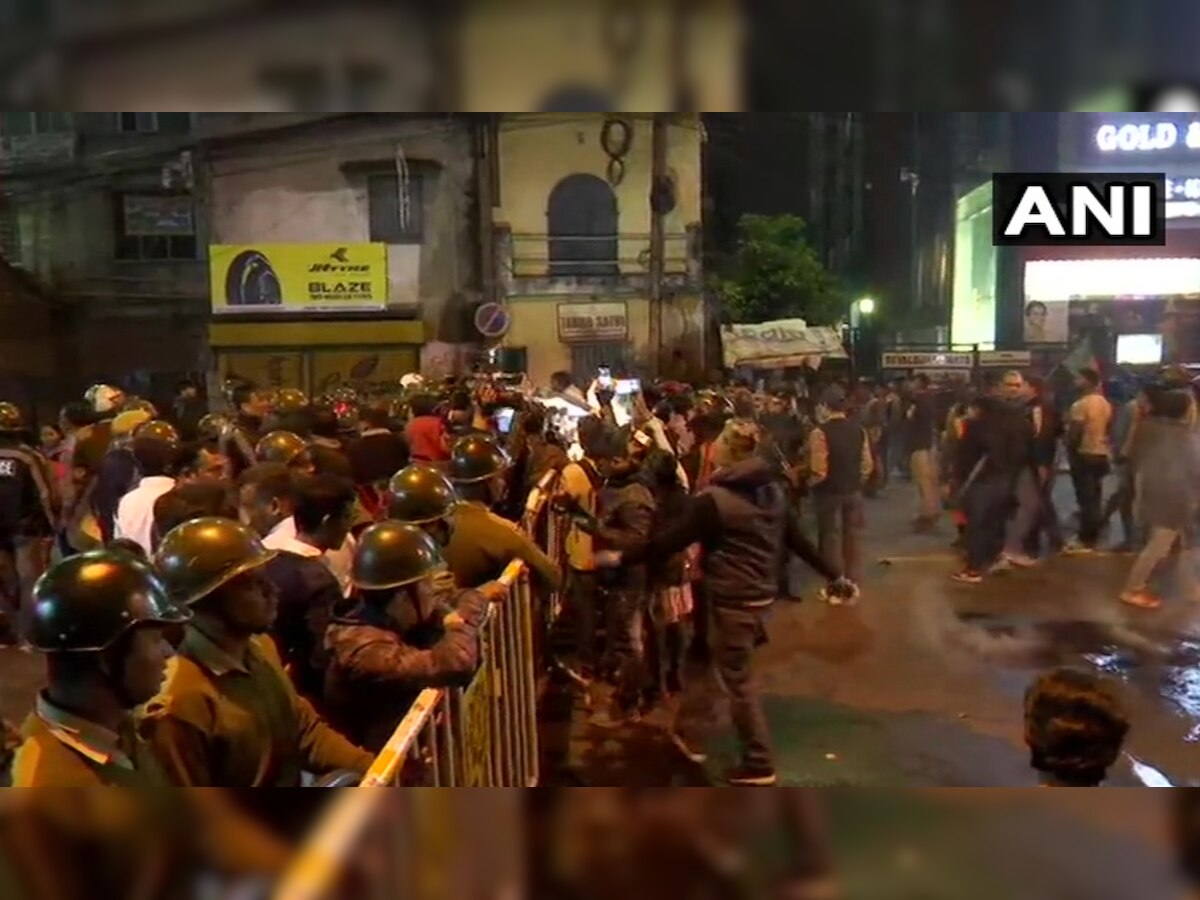 Kolkata Police lathicharge on Jadavpur University students; cops say 'couldn't differentiate from BJP workers'