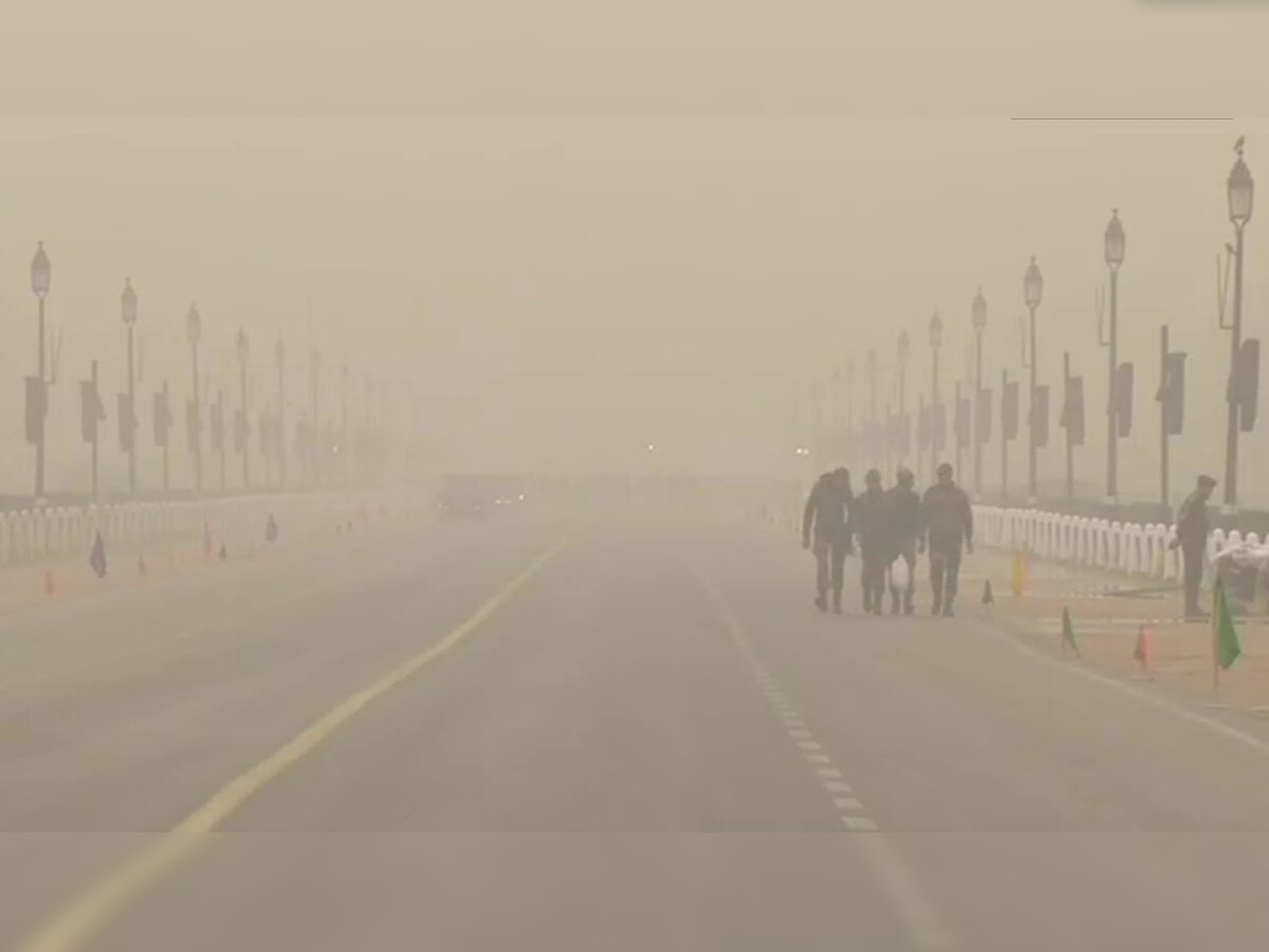Following incessant rainfall, Delhi wakes up to a cold, foggy morning; no improvement in air quality