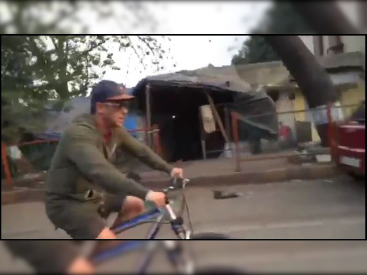 Salman Khan wishes fans Republic Day by riding cycle in bylanes of Mumbai
