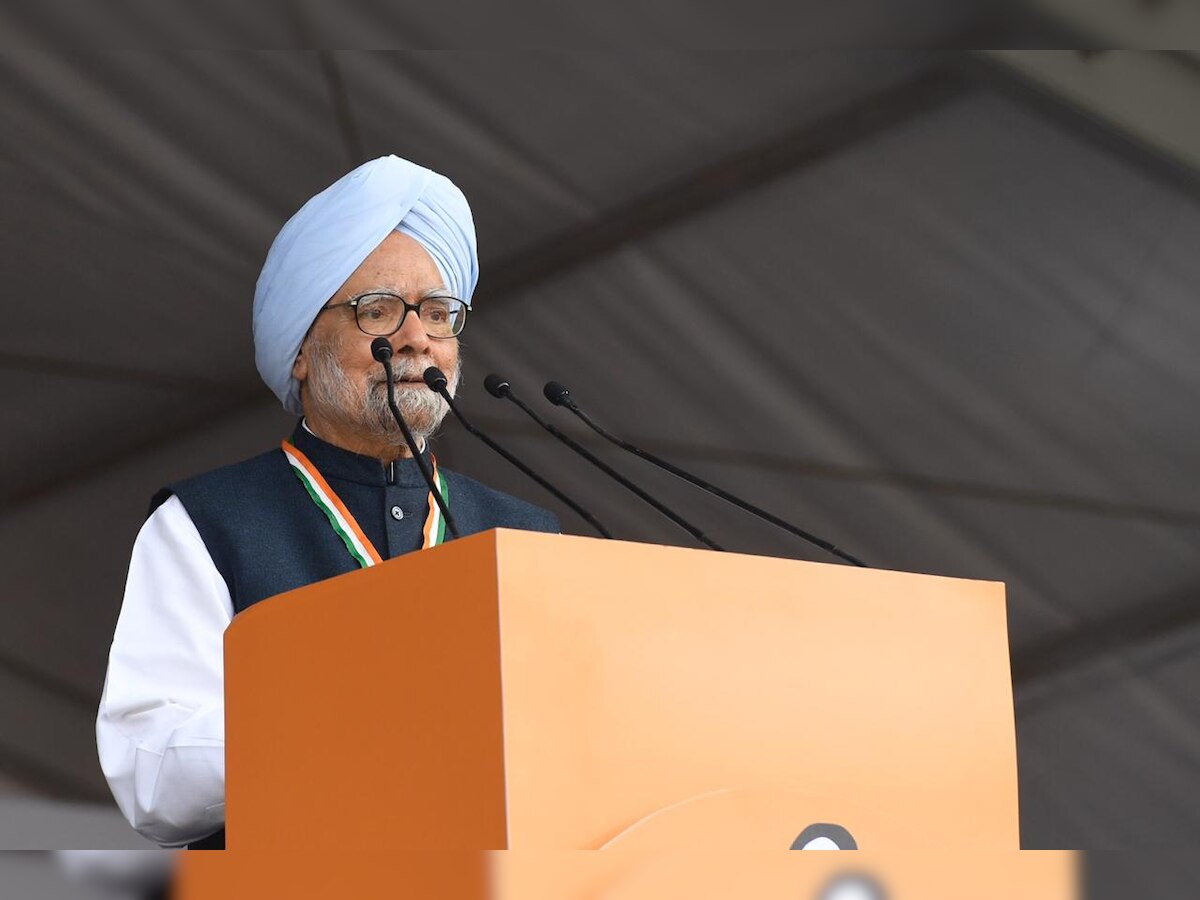 Govt can't fix economy as it does not acknowledge 'slowdown': Manmohan Singh