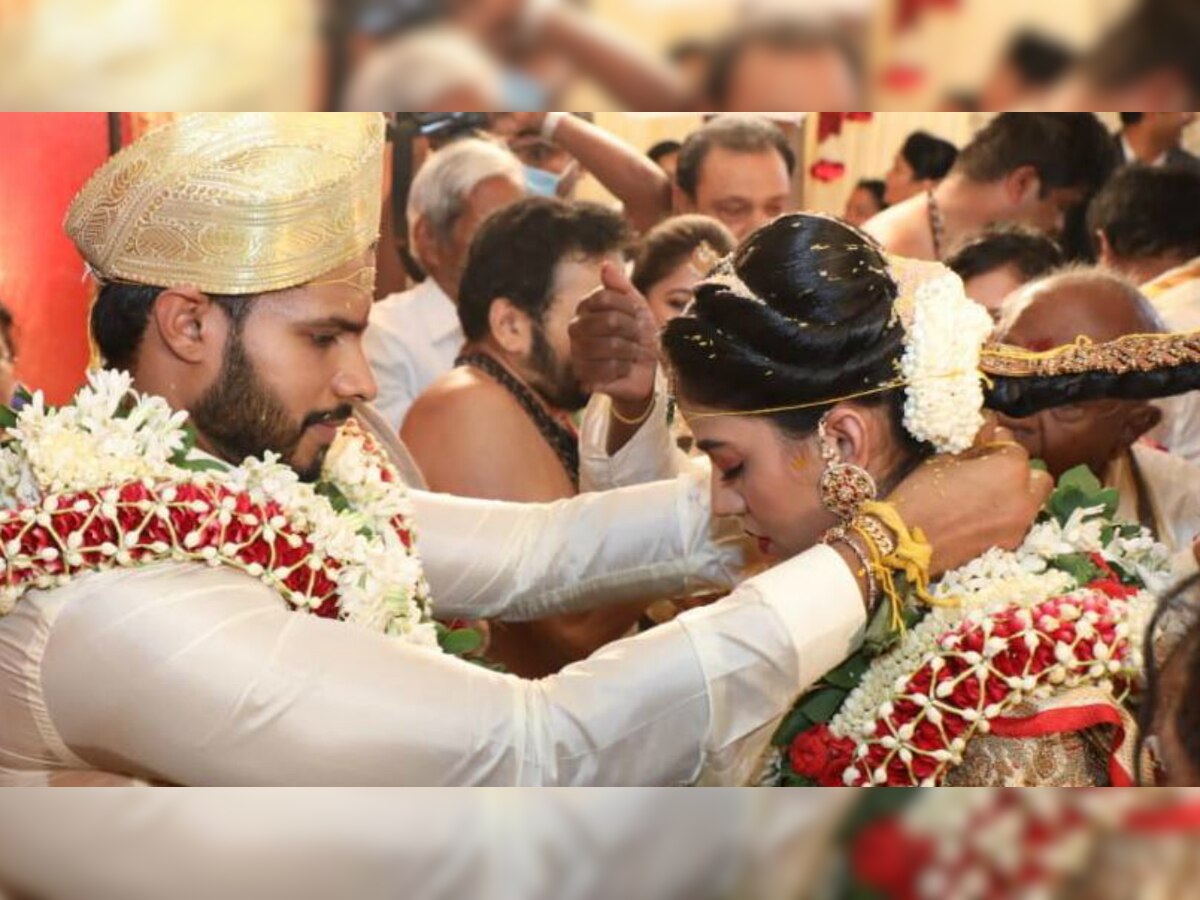 HD Kumaraswamy defies coronavirus lockdown, son Nikhil marries Congress leader's grand-niece