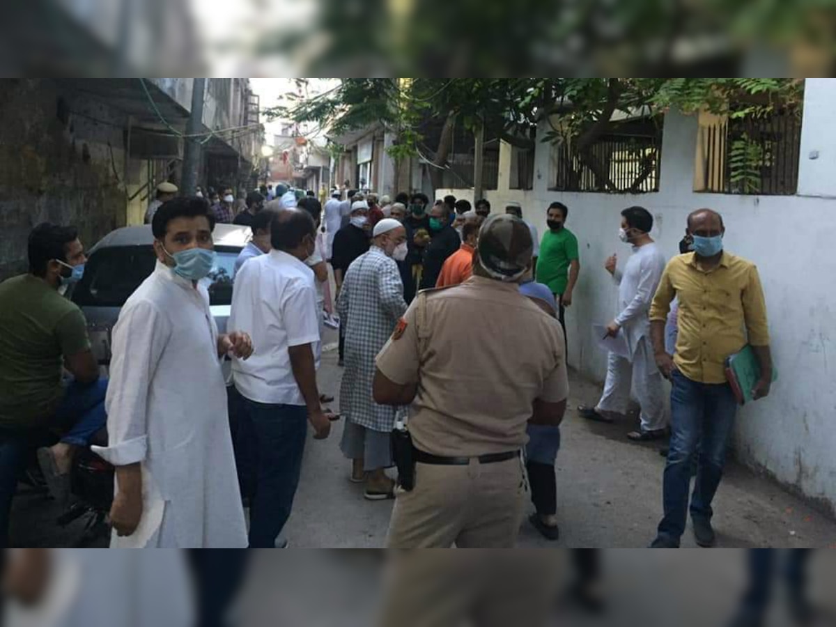 Delhi Police team returns after facing protest at DMC chairman Zafarul Islam Khan's residence 