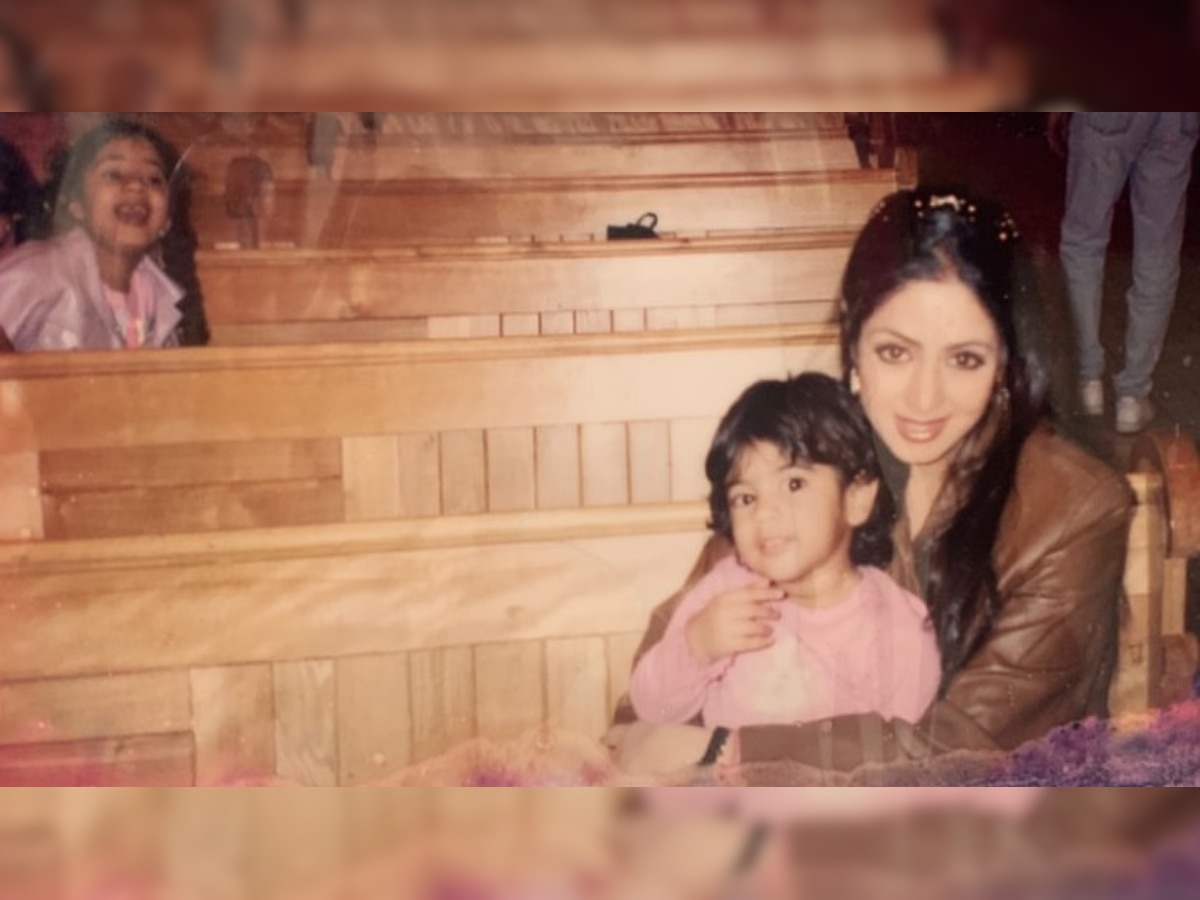 Janhvi Kapoor never wanted to share mom Sridevi's hug with Khushi; this adorable photo is proof