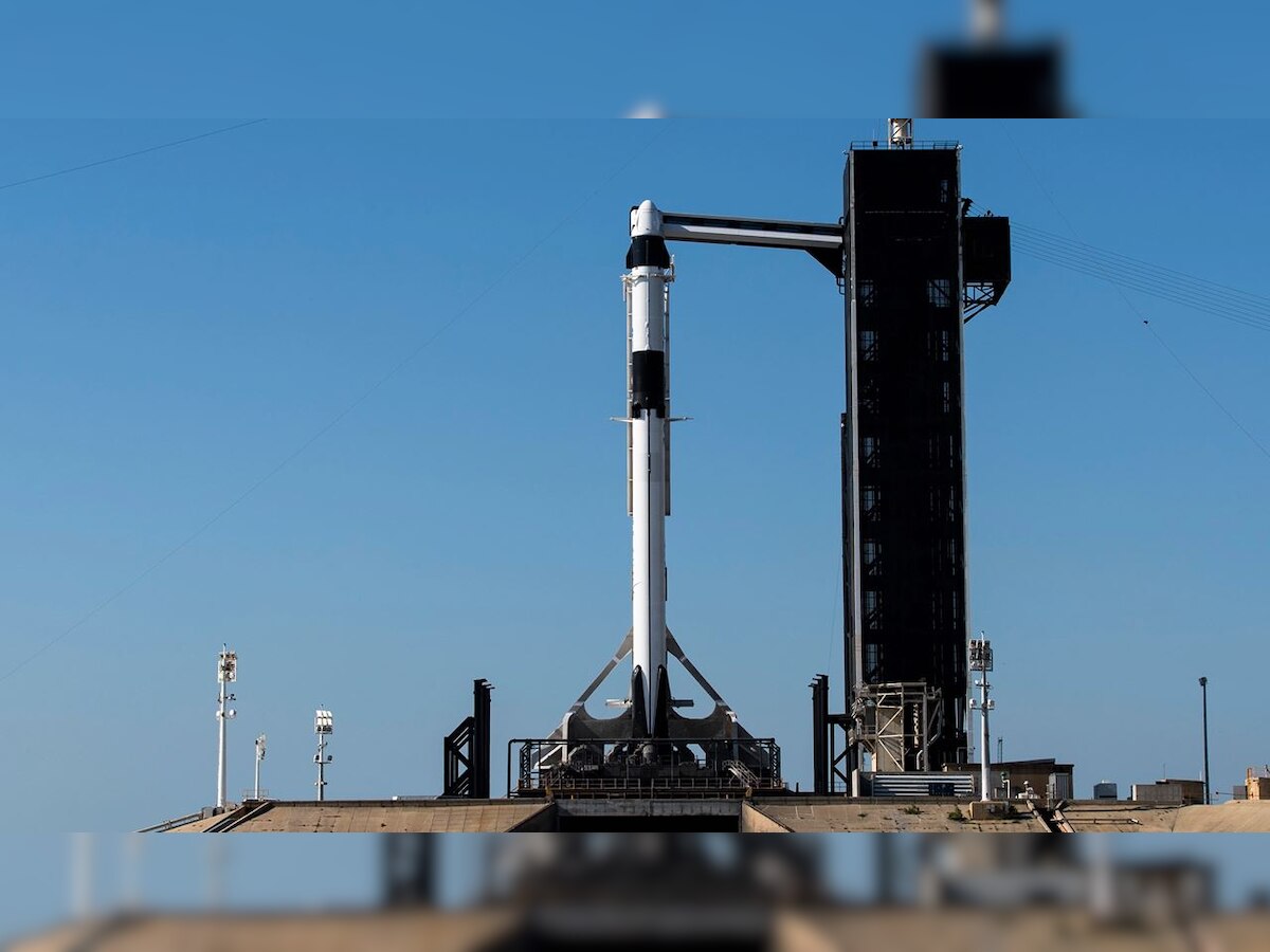 SpaceX's Falcon 9 rocket to make second launch attempt on Sunday