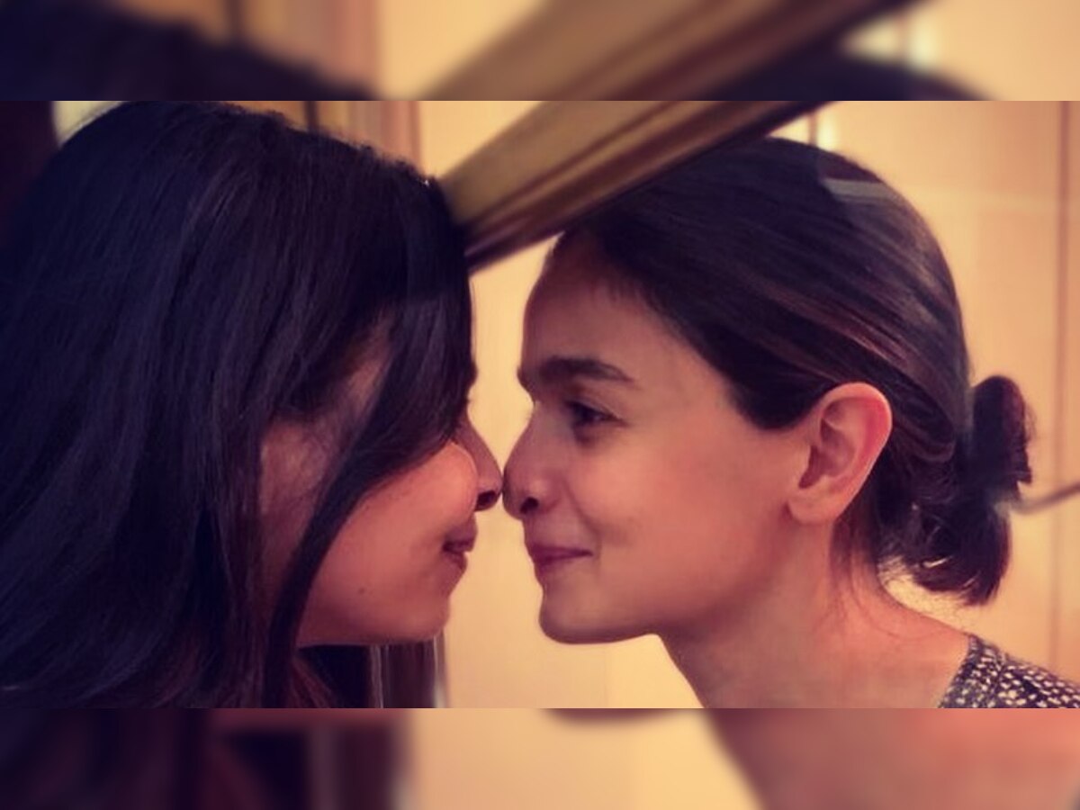 Sisters Alia Bhatt-Shaheen Bhatt show social distancing in cutest way