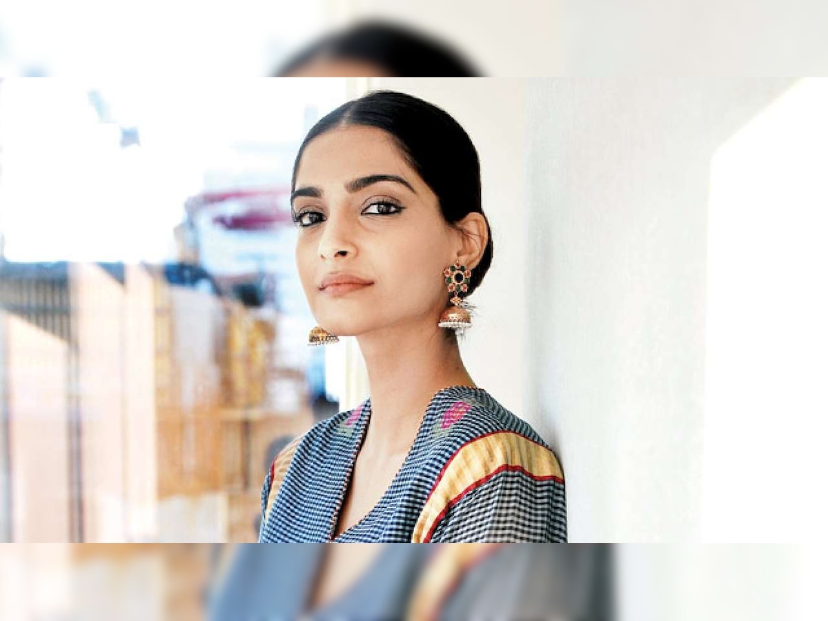 Sonam Kapoor urges fans to donate money to buy masks for Mumbai Police personnel