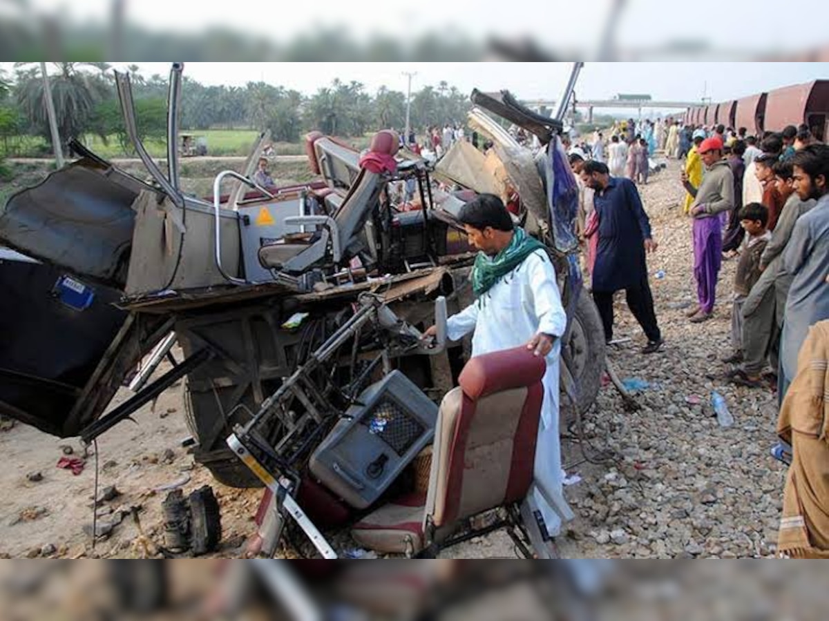 19 Sikh pilgrims killed in bus-train collision in Pakistan 