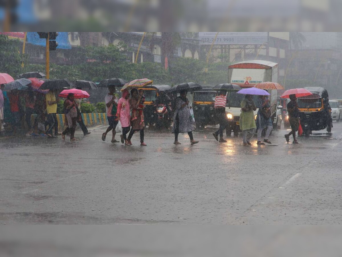 Mumbaikers, stay indoors! BMC issues heavy rainfall warning; high tides likely today