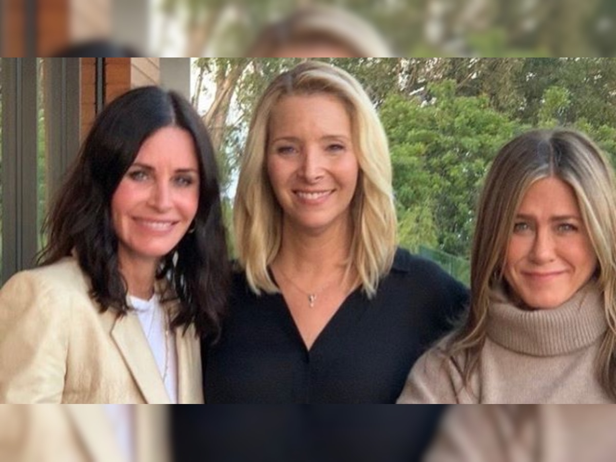 'Friends don't let friends skip elections': Co-stars Jennifer Aniston, Courteney Cox, Lisa Kudrow have mini-reunion