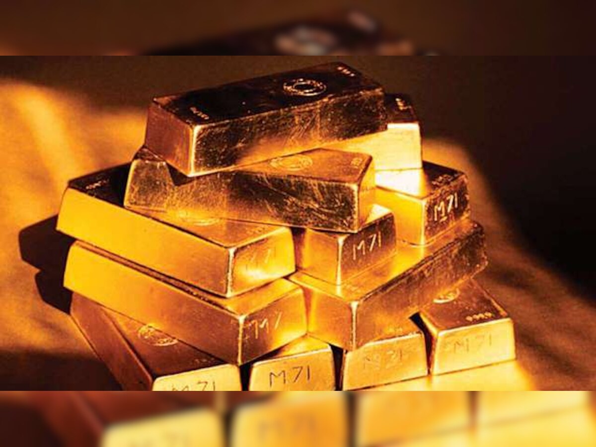 Gold prices in India touch new high on rupee depreciation