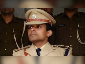 Vinay Tiwari to stay in quarantine for 14 days, Bihar DGP calls BMC's decision 'unfortunate'