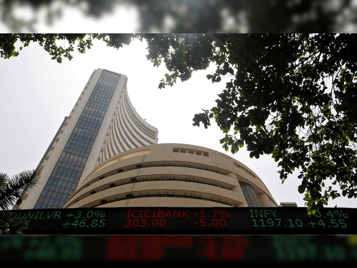 Sensex, Nifty end flat after early trade; all eyes on RBI policy meet