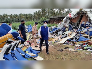 Kerala plane crash: Centre announces Rs 10 lakh interim relief to kin of deceased, Rs 2 lakh to seriously injured