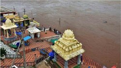 Andhra Pradesh: Godavari continues to remain in spate, second flood warning issued