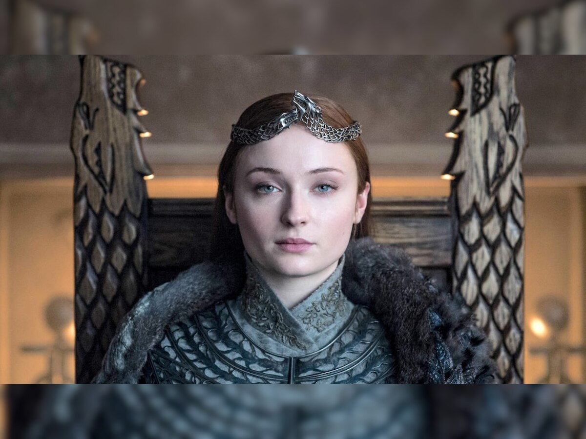 'Game of Thrones' star Sophie Turner becomes Queen in the North once again at comfort of her home; here's how