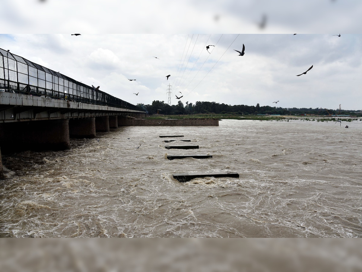 Ganga, Yamuna rising at alarming rate; flood threat at Prayagraj