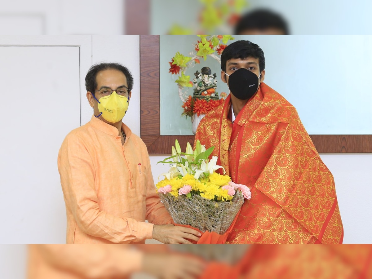 Maharashtra Chief Minister felicitates Arjuna Award winner Chirag Shetty