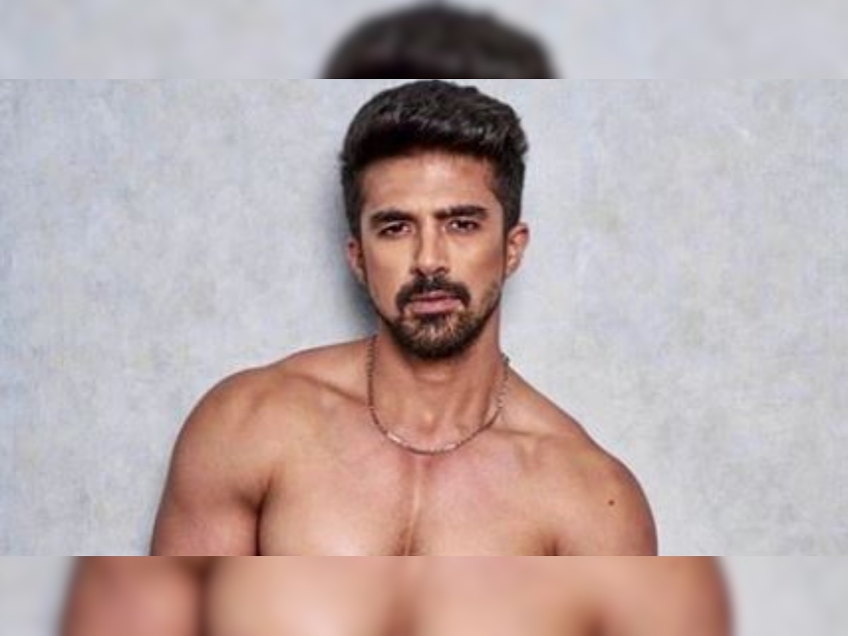 Saqib Saleem receives hate messages, captions post 'Mera Bharat Mahaan'