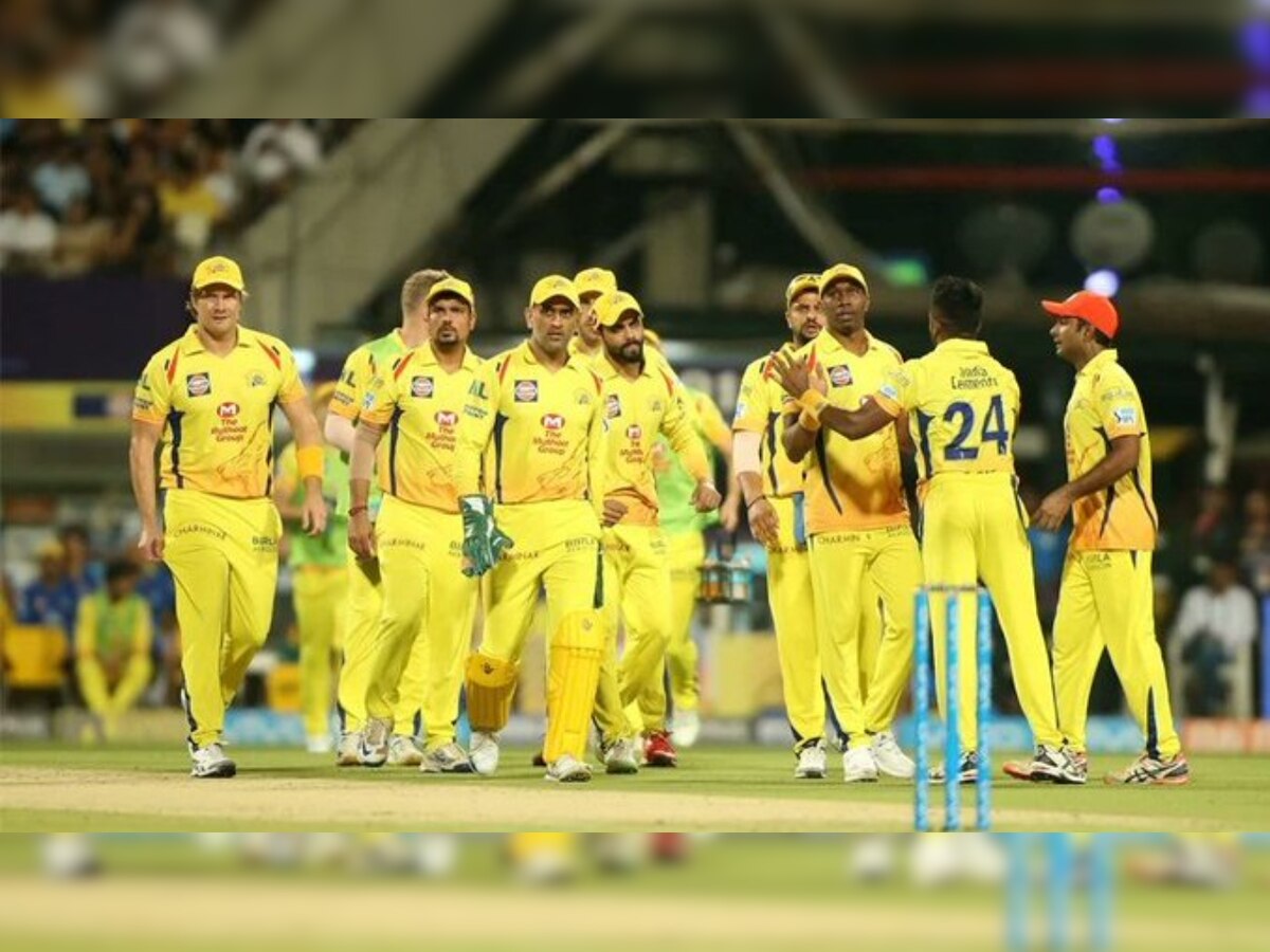 MI vs CSK IPL 2020 clash witnesses 'new normal' - Virtual cheerleaders and fans