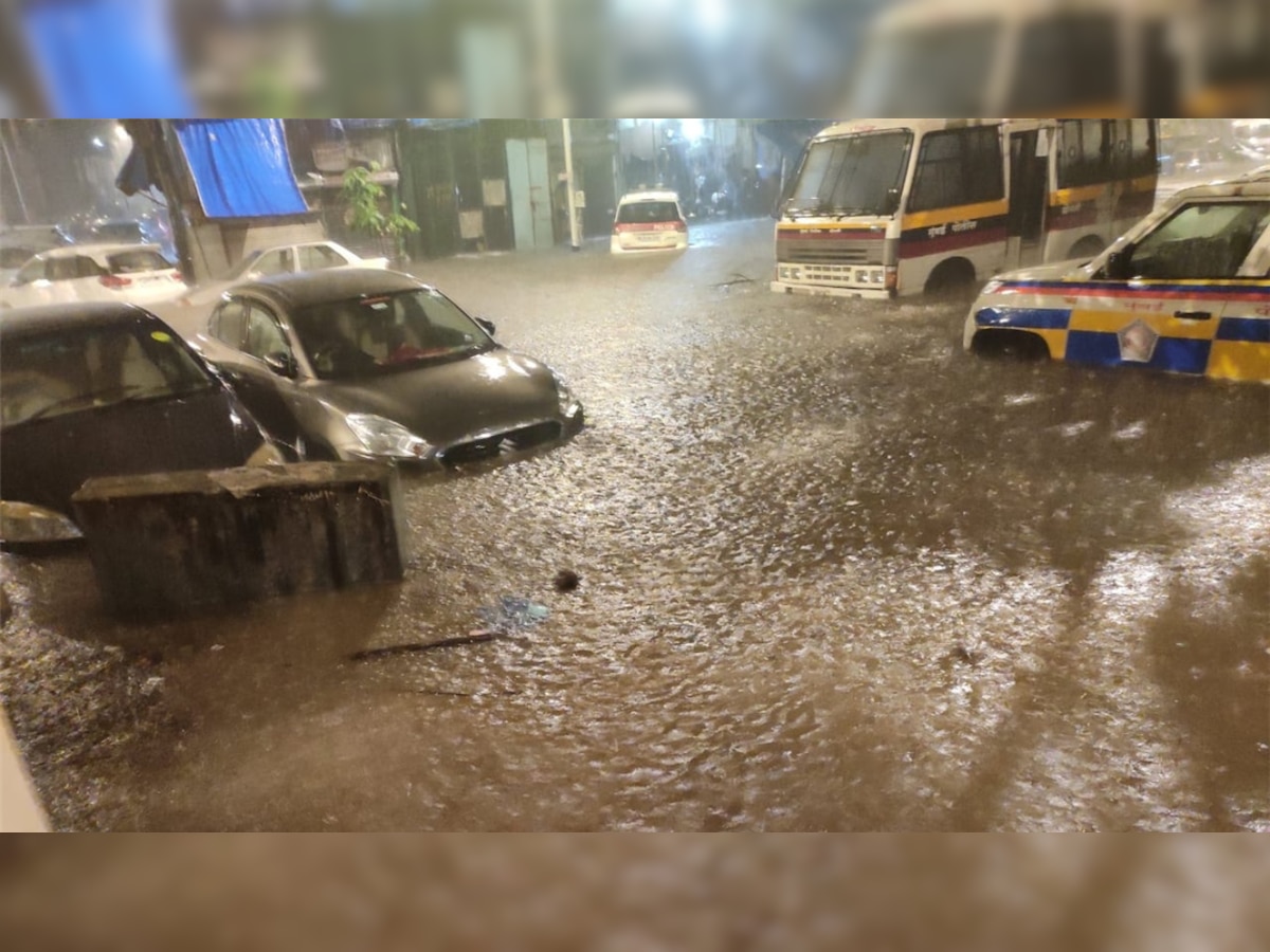 Mumbai Rains: Holiday declared for High Court, all private, govt workplaces; severe waterlogging plagues city