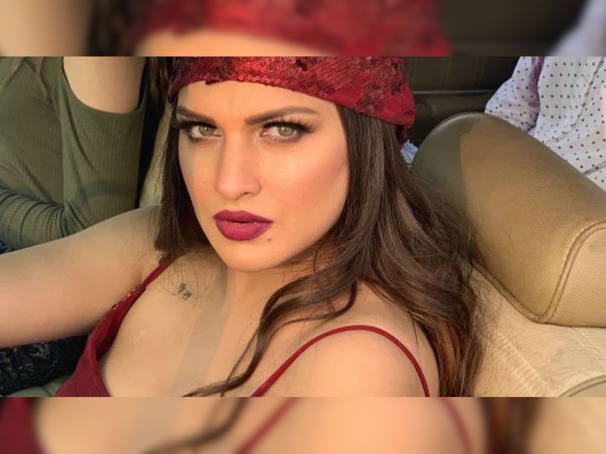 Ex-Bigg Boss contestant Himanshi Khurana tests positive for COVID-19 after participating in farmers' protest