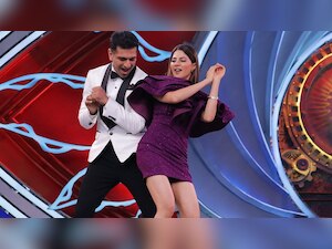 Bigg Boss 14 Grand Premiere: Nikki Tamboli pisses off Eijaz Khan already