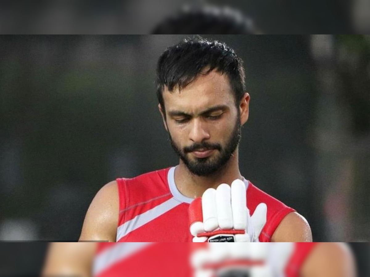 'Lost his father, but out to open for KXIP': Fans respect Mandeep Singh's dedication