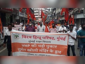 VHP and Bajrang Dal hold massive protests in Maharashtra, demand ...