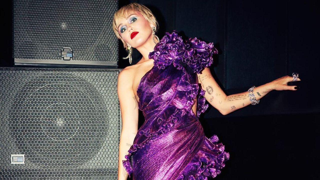 Miley Cyrus reveals she 'fell off' during pandemic and now 'back on sobriety' Miley Cyrus reveals she 'fell off' during pandemic and now 'back on sobriety'