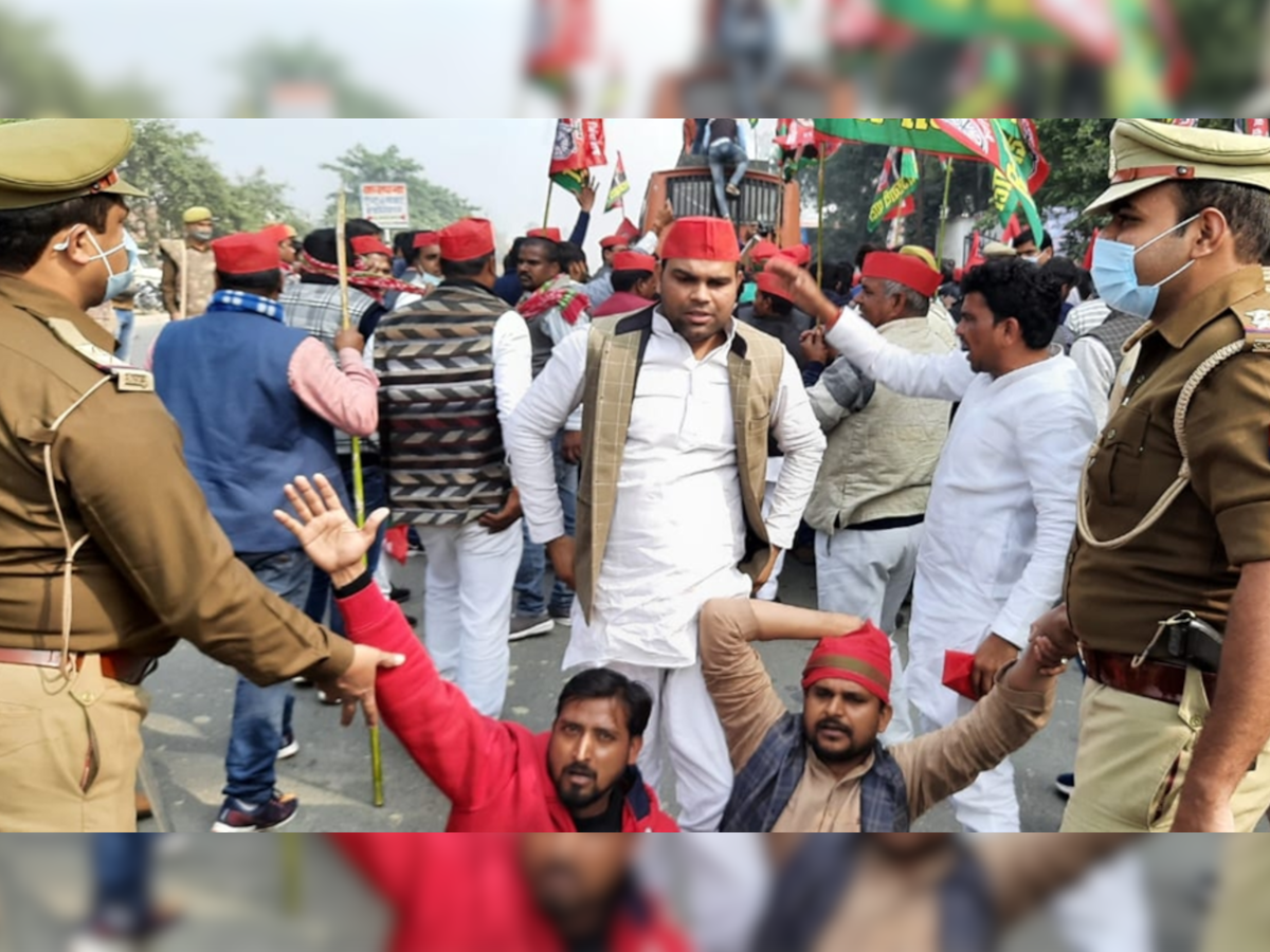 Akhilesh Yadav detained after staging sit-in protest outside his residence in Lucknow