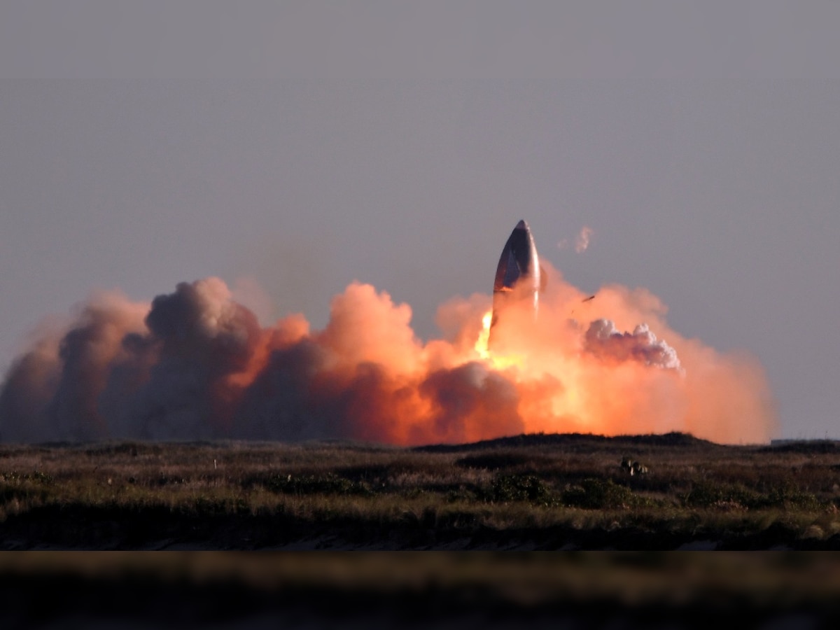 SpaceX rocket Starship explodes during landing after test flight