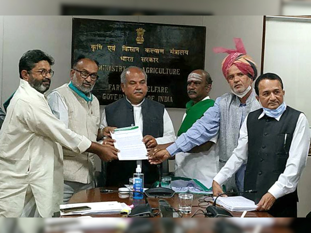 All India Kisan Coordination Committee members meet Tomar in support of new farm laws