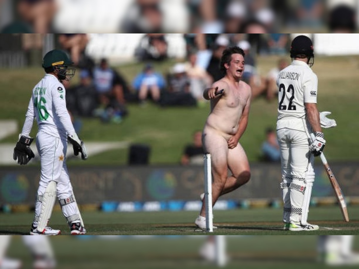 Watch: Streaker runs on the pitch during NZ vs PAK Test, Twitter reacts to Security's actions