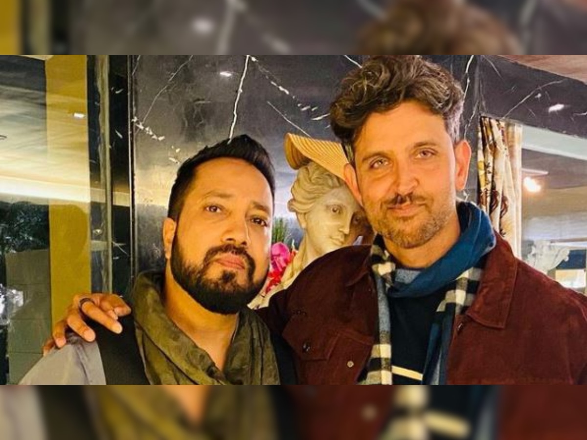 Viral Video: Hrithik Roshan's impromptu performance as Mika Singh croons 'Ek Pal Ka Jeena' breaks the internet