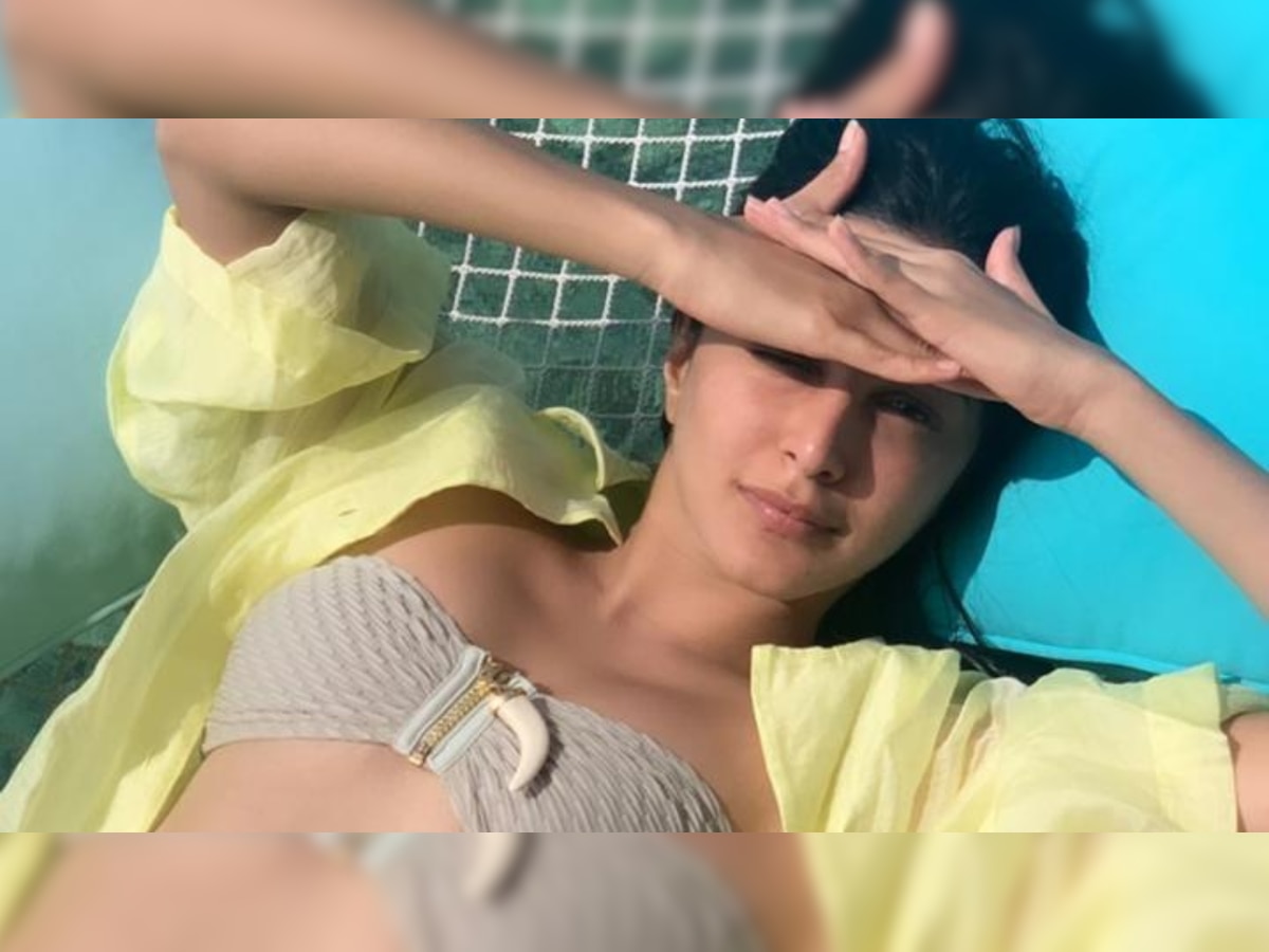 On Vacation With Husband Sidharth Malhotra, Kiara Advani Brings In The  Summer Sunshine In A Yellow Bralette On Her Birthday Vacation