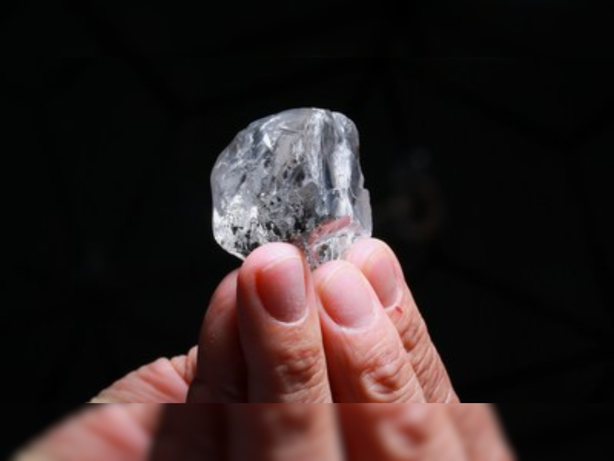 Beautiful 378 carat diamond found in African mine, know its price 