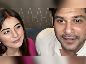 Shehnaaz Gill's photo with Sidharth Shukla donning 'sindoor, mangalsutra' goes viral, here's the truth behind it
