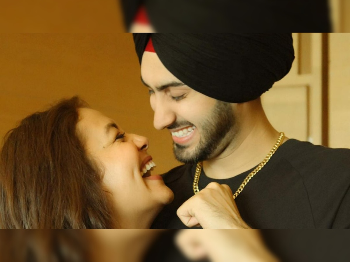 Rohanpreet Singh's first Valentine's Day gift for Neha Kakkar makes her say 'itna pyaar, baby?'