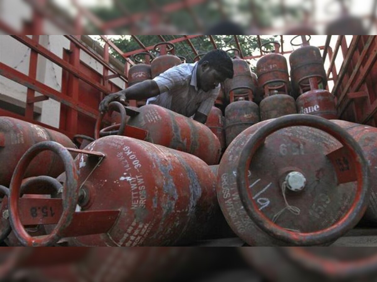 LPG cylinder prices increased by Rs 25, second hike in four days