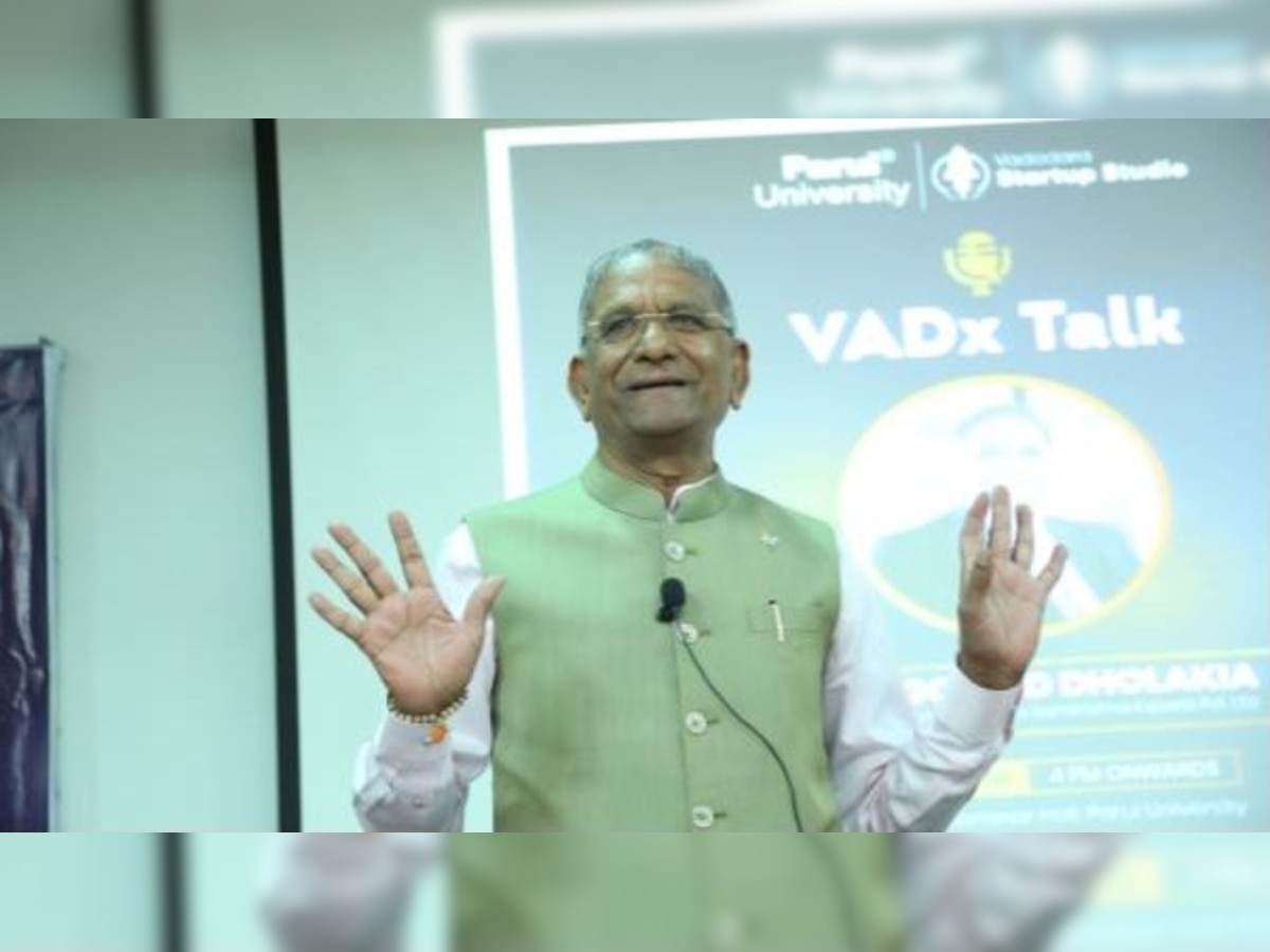 Diamond tycoon Govind Dholakia addressed entrepreneurs of central Gujarat in ‘VADx Talk’ organized by Parul University