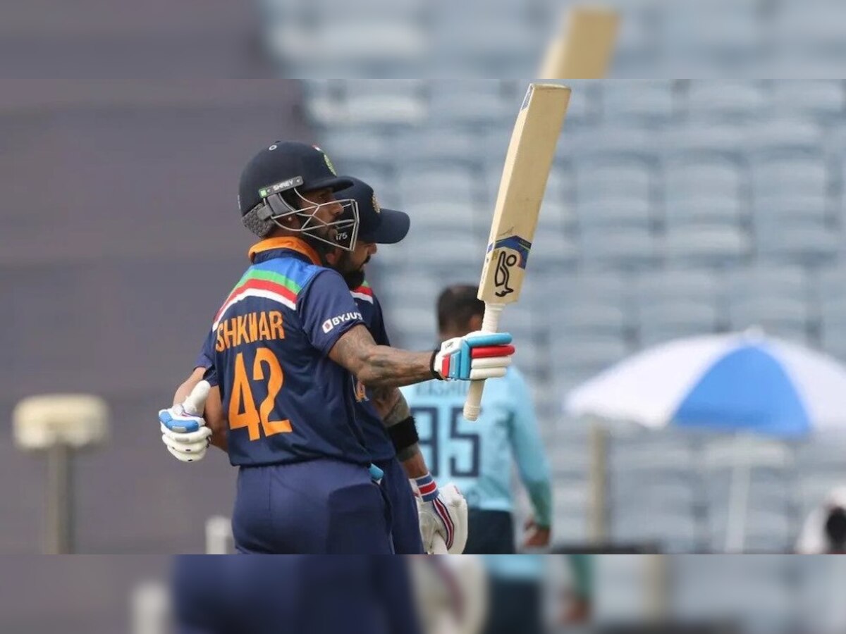 India vs England, 1st ODI: Shikhar Dhawan gets out on 98, hosts lose four wickets 