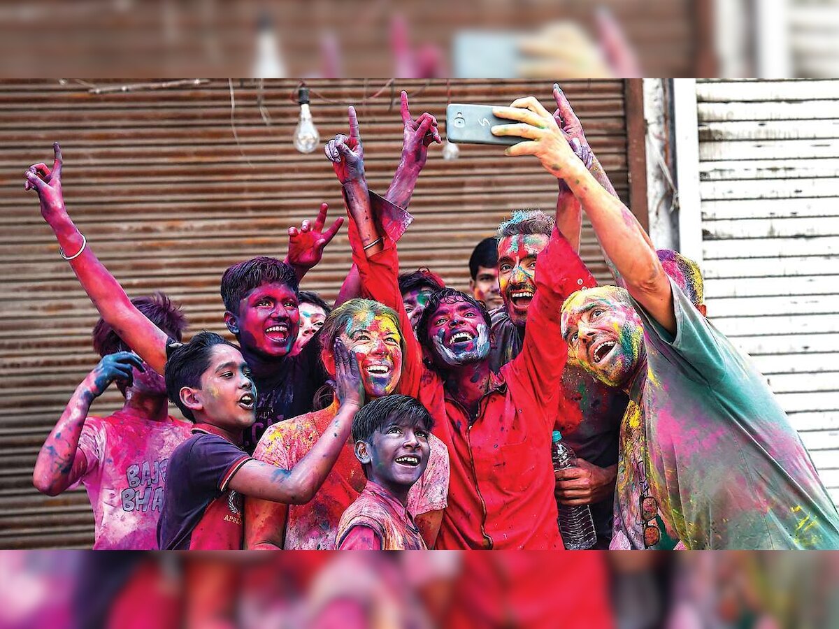 COVID-19: Govt bans public celebration of Holi, Navratri and Shab-e-Barat in Delhi amid surge in cases