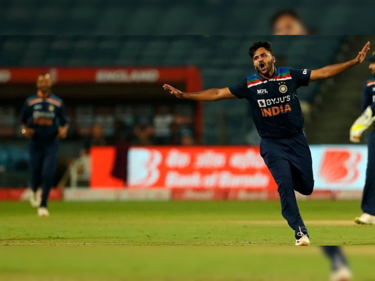 'Lord Shardul Thakur' trends again as Twitterati go berserk after pacer takes two quick wickets again