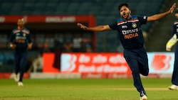 'Lord Shardul Thakur' trends again as Twitterati go berserk after pacer takes two quick wickets again