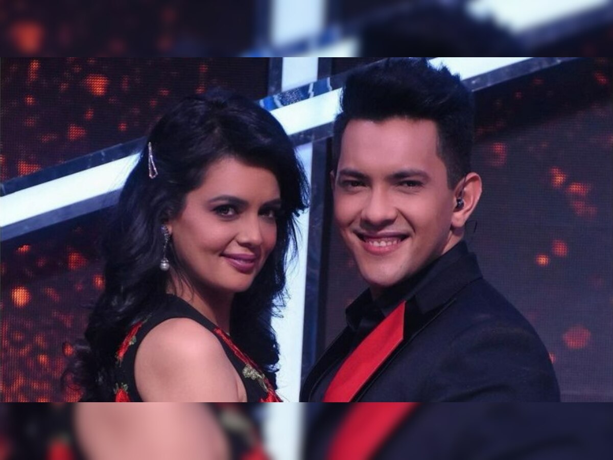 Aditya Narayan-Shweta test COVID-19 positive, Jay Bhanushali, Rithvik Dhanjani replace him as 'Indian Idol 12' host