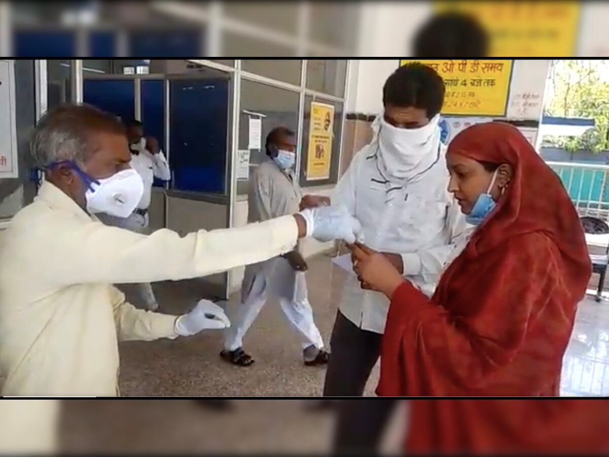 Watch: Gardner takes COVID-19 test samples in Madhya Pradesh, video goes viral