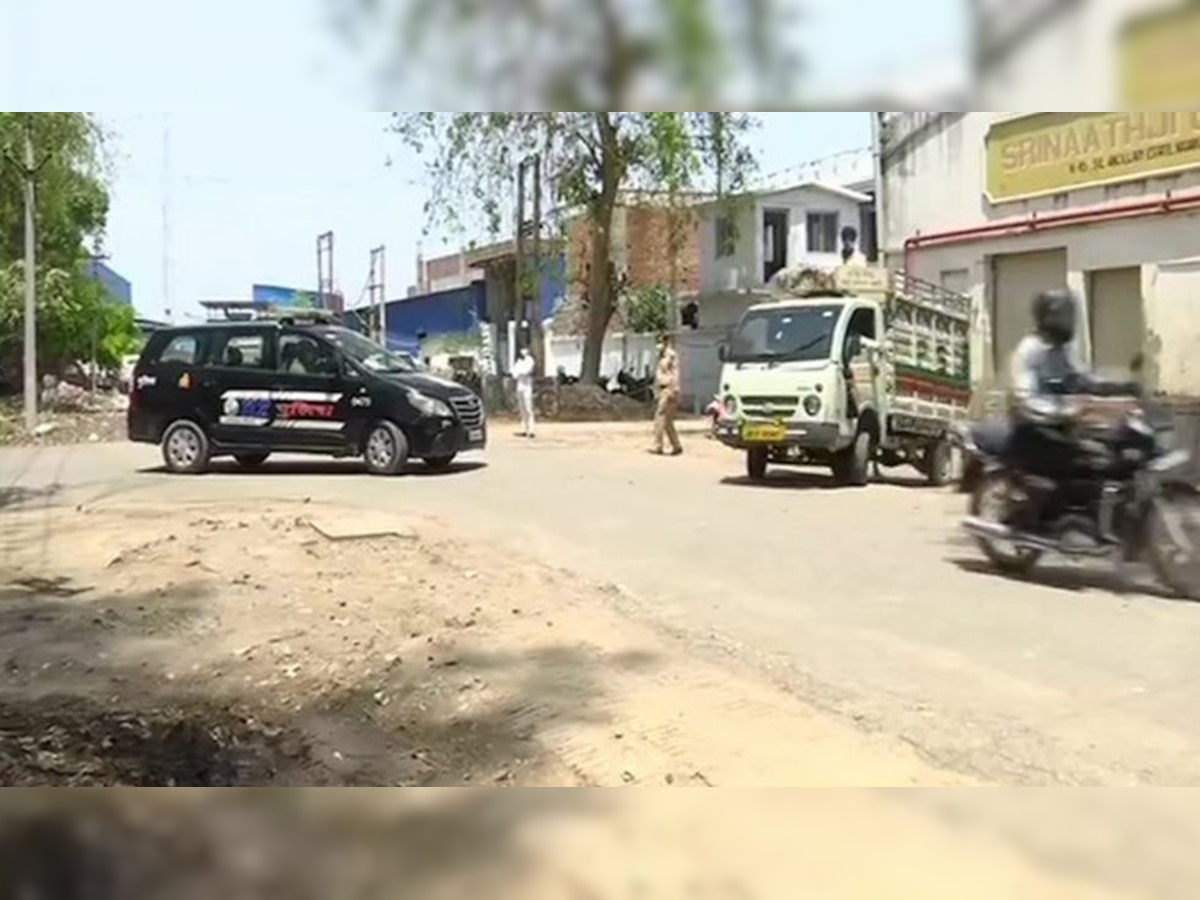 Amid shortage, Oxygen being supplied to Lucknow hospitals under police protection