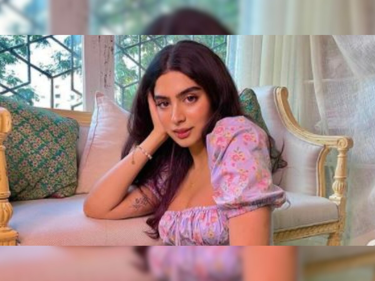 Viral Khushi Kapoor Goes Ultra Glam In Latest Photos Takes Internet By Storm