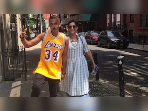 'Come to bed now': Sonam Kapoor drops adorable comment on husband Anand Ahuja's late wedding anniversary post