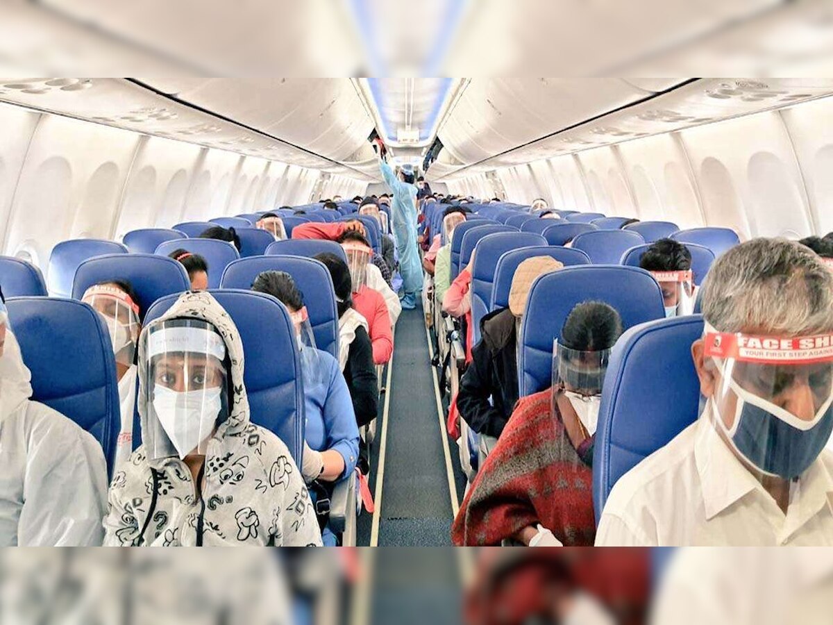 1200px x 900px - Passenger gets angry over couple's PDA on flight, says they were given  blanket to keep it 'under wraps'